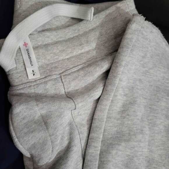 Women's Bundle deal - Sz Small (5-7)  Capri Sweat Pant Skirt Shorts Shirt Dress - Picture 3 of 6